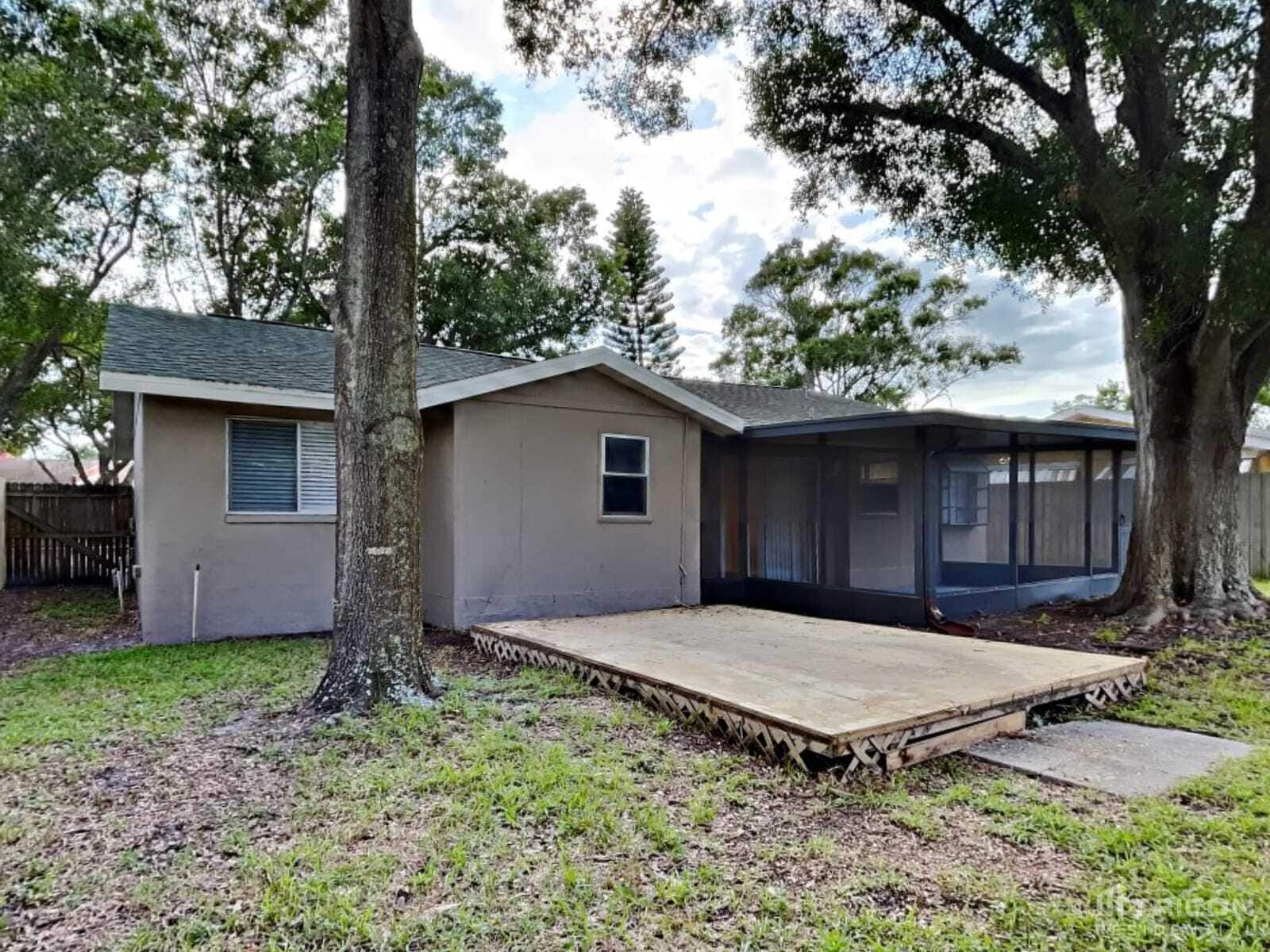 Building Photo - 6521 Bonnie Bay Cir N