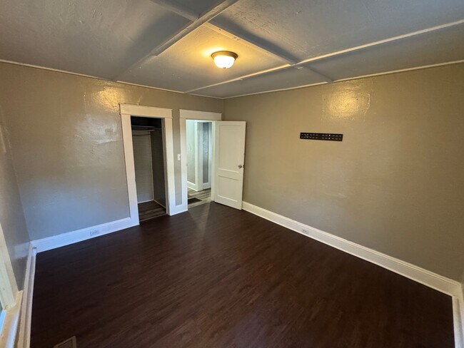 Building Photo - 1502 Larkin St