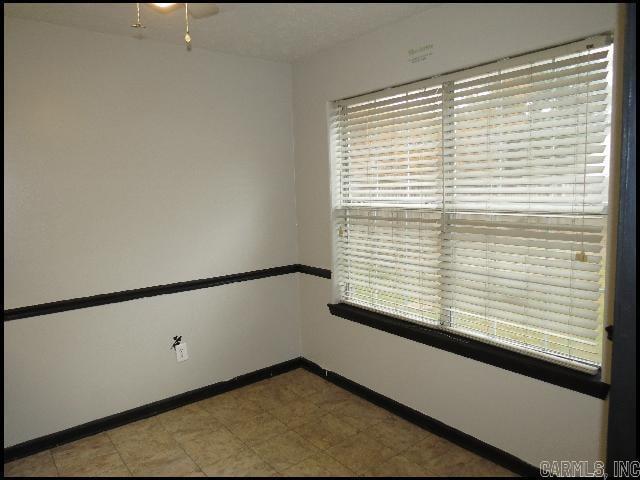 Building Photo - 19 Fox Run Cir