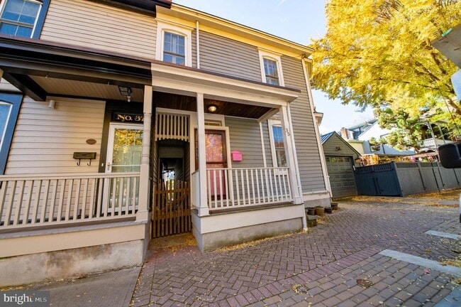 Building Photo - 35 Delaware Ave