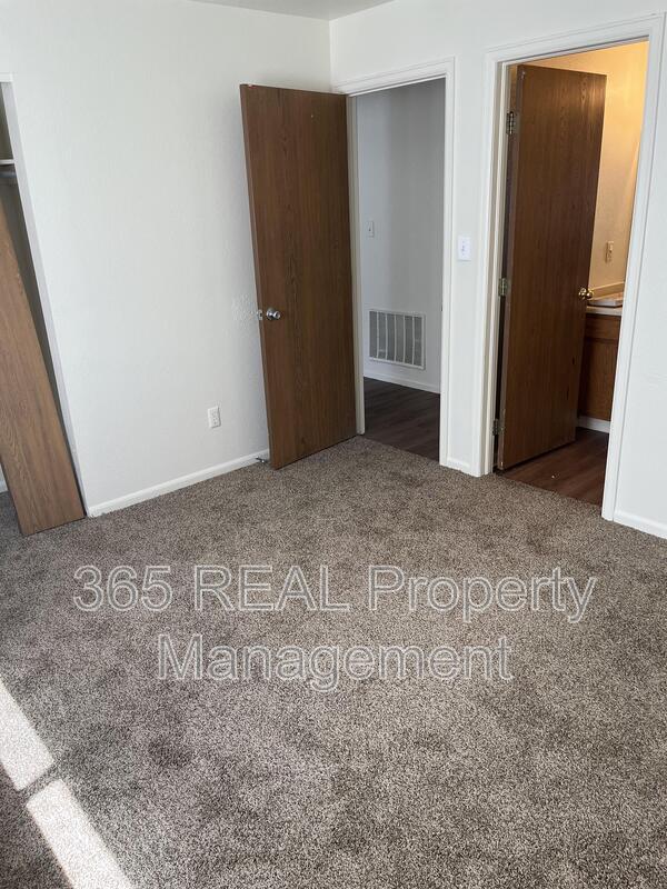 Building Photo - 3625 Centennial Cir