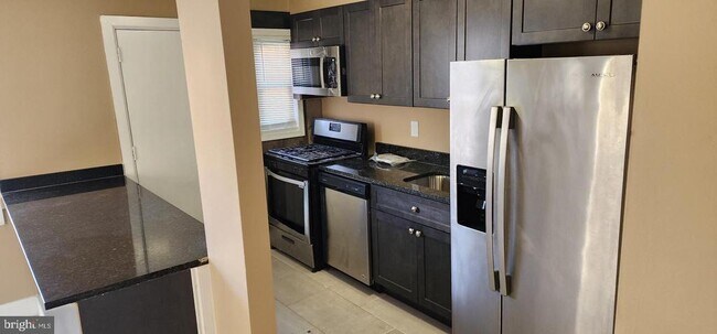 Building Photo - 7528 Rabon Ave