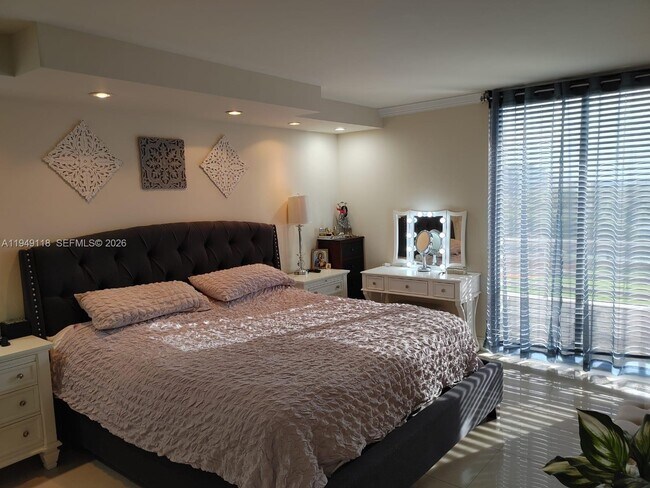 Building Photo - 3300 NE 191st St