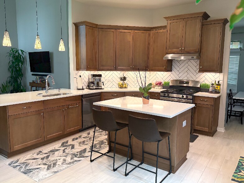 Building Photo - 224 Golden Shiner Dr