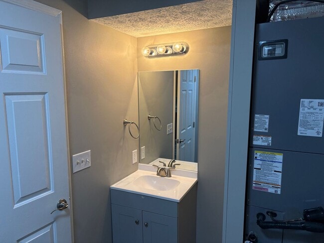 Building Photo - 1009 Blackwell Ct