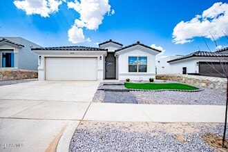 Building Photo - 701 Paseo Musical St