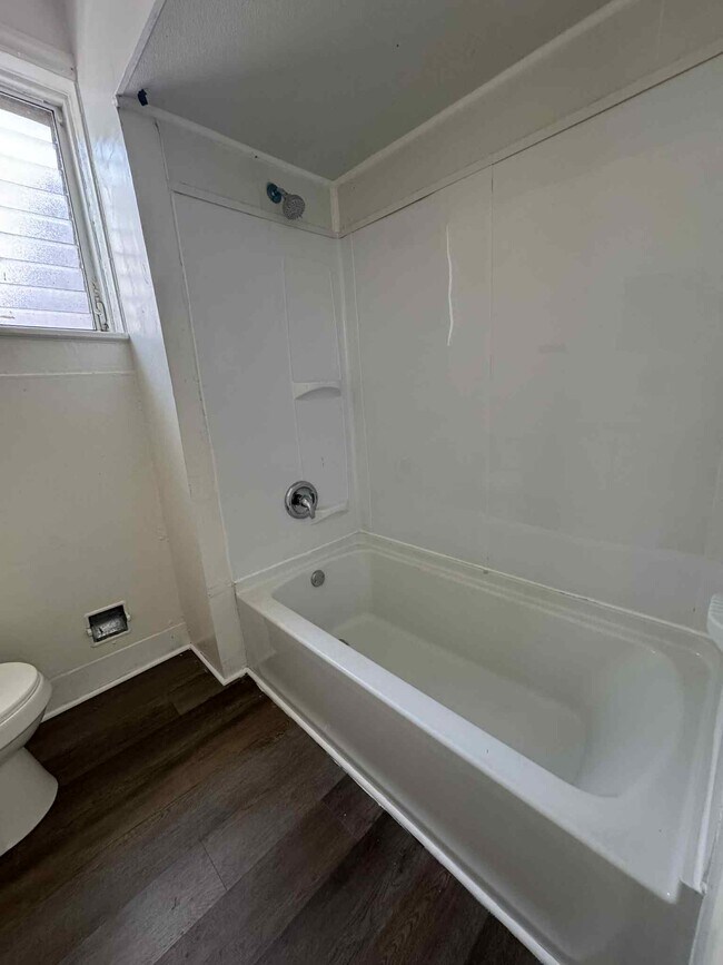 Building Photo - 1960 N Patton St