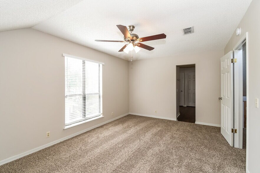 Building Photo - 8315 Crosswind Rd