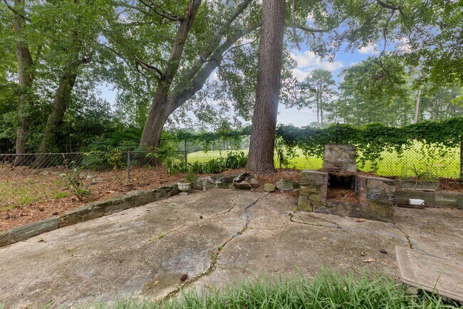 Building Photo - View of Columbus Country Club Golf Course,...