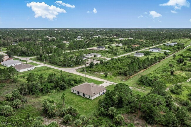 Building Photo - 839 Bedford Dr