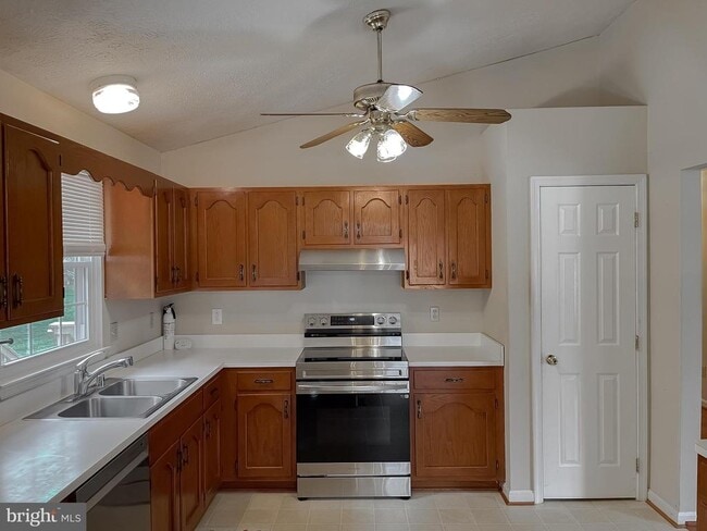 Building Photo - 109 Morris Dr