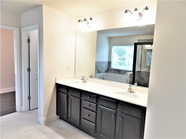 Building Photo - 2441 Melton Common Dr