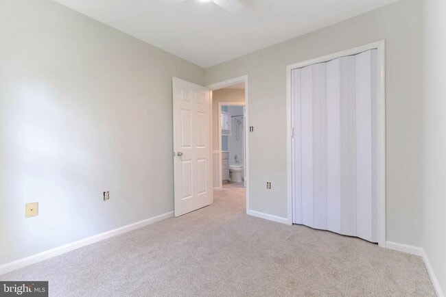 Building Photo - 21136 Winding Brook Square
