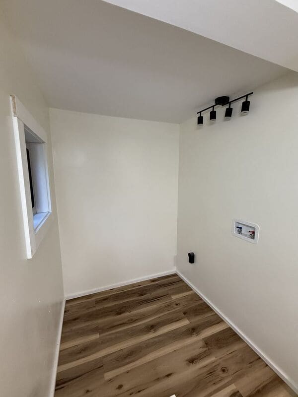 Building Photo - 75 Colt St