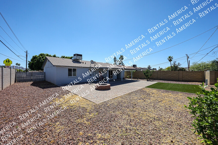 Building Photo - 3550 E Voltaire Dr