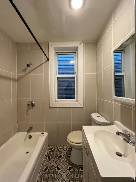 Building Photo - 51 Wade St