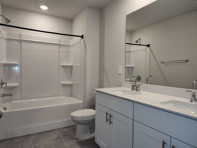 Building Photo - 5 BD/3.5 BA House in Shepherds Landing!