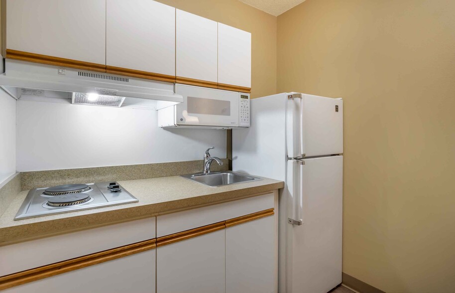 Building Photo - Furnished Studio-Seattle - Bellevue - Fact...