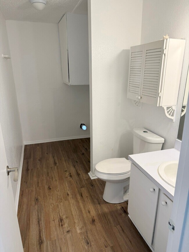 Building Photo - 5321 Pinewilde Dr