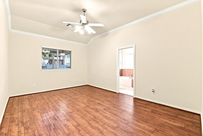 Building Photo - 24418 Lakecrest Bend Dr