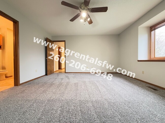 Building Photo - 3 Bedroom House -  $300 off the first mont...