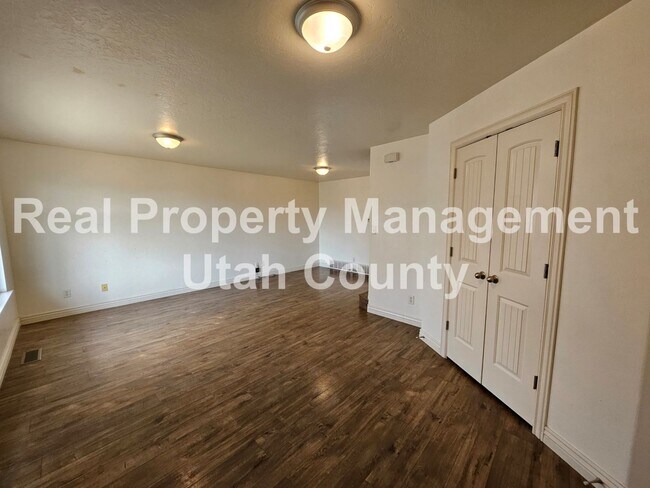 Building Photo - Spanish Fork House