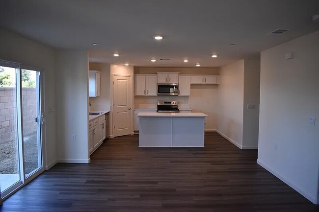 Building Photo - 4049 Cinnabar Ave