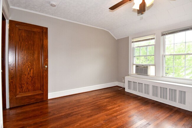Building Photo - 600 23rd St S