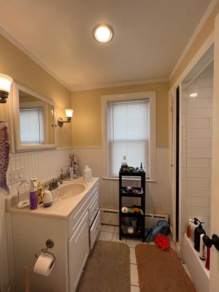 Building Photo - 19 Chandler St