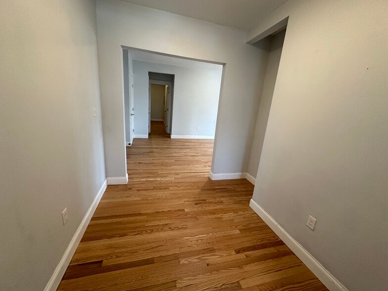 Building Photo - 231 Lafayette St