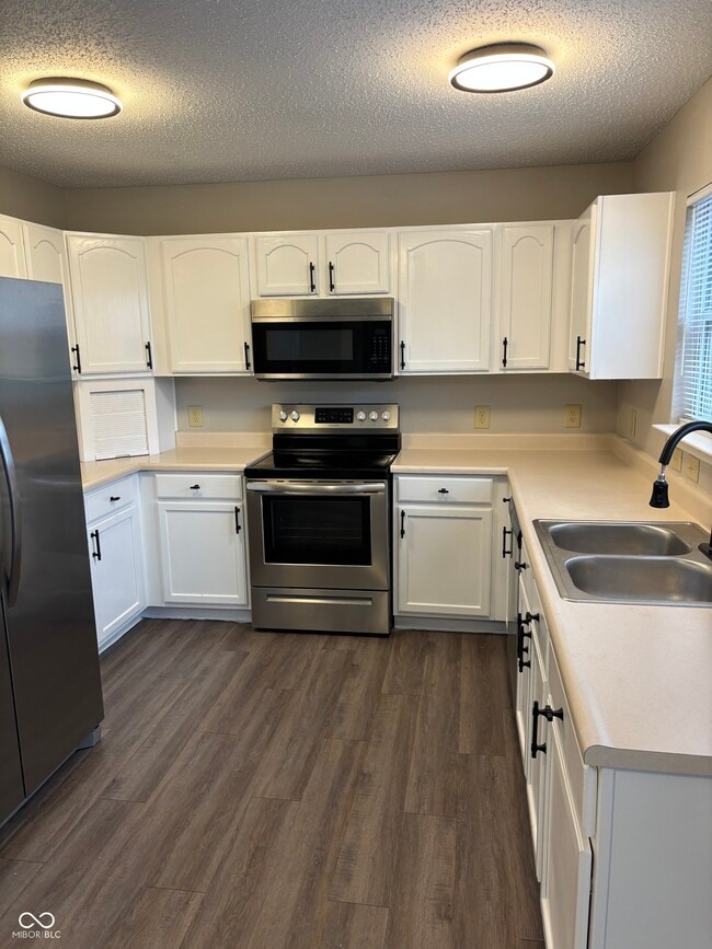 Building Photo - 1380 King Maple Dr