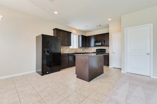 Building Photo - 8127 Running Brook Ln