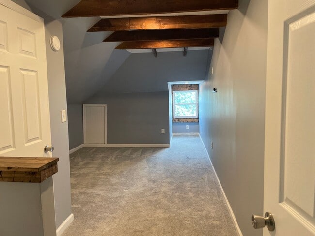 Building Photo - Spacious 3 Bedroom Townhome in Mount Joy -...