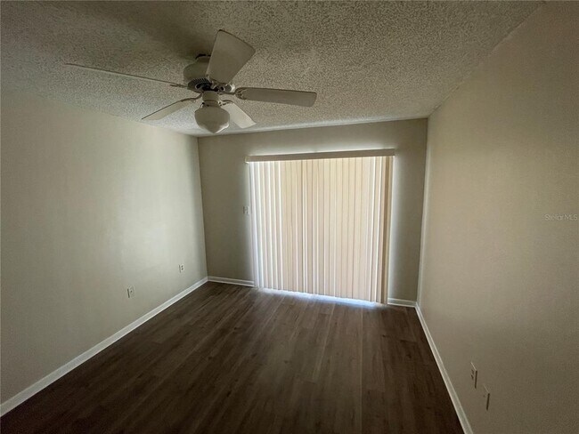 Building Photo - 750 Zella Ln