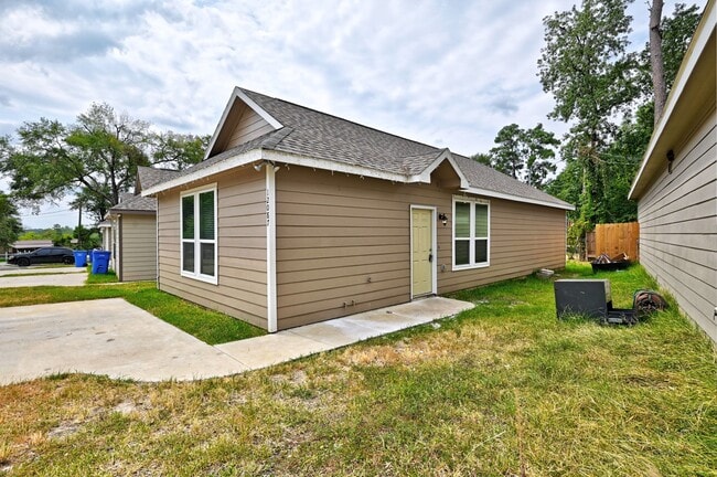 Building Photo - 11475 Underwood St