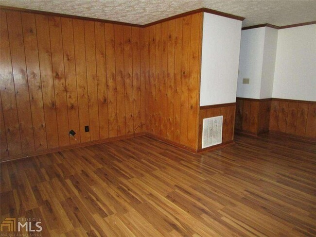 Building Photo - 4920 Rockmart Rd SE