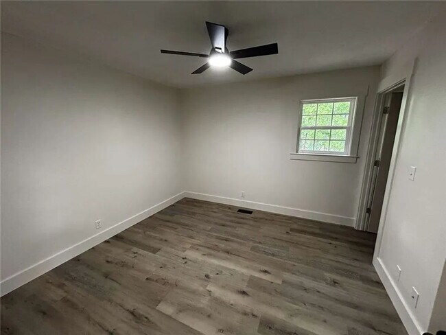 Building Photo - Remodeled 3 Bedroom Home in Walhalla