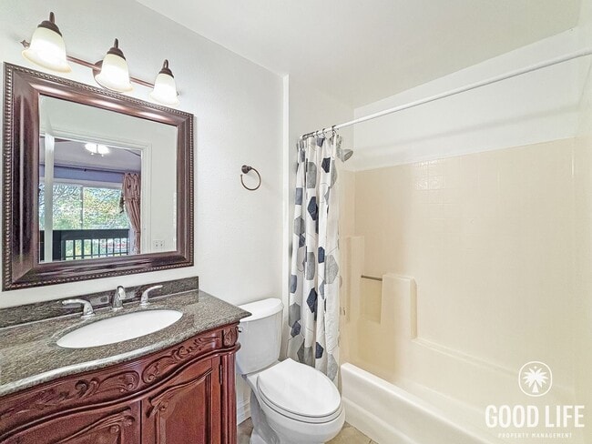 Building Photo - Spacious 3B/2.5BA Multi-Level Home in Redwood Village with Attached Garage, Private Patio & Commu...