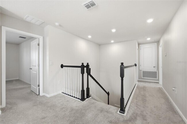 Building Photo - 1123 Sugarwood St