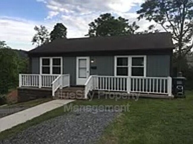 Primary Photo - 910 Stonehenge Ave