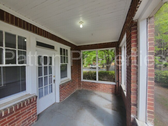 Building Photo - 3412-3414 Blossom Street - Inside CoC - R1...