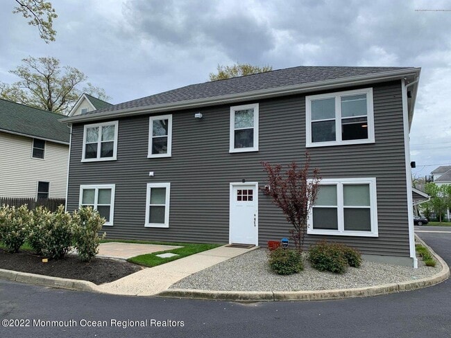 Building Photo - 517 Asbury Ave