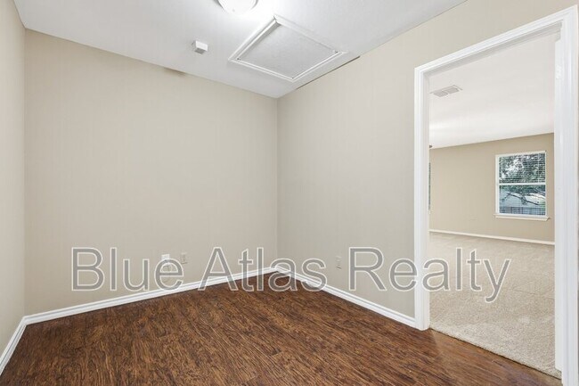 Building Photo - 2744 Frontier Ln