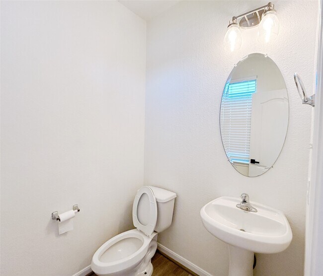 Building Photo - 28318 Aperture Ct