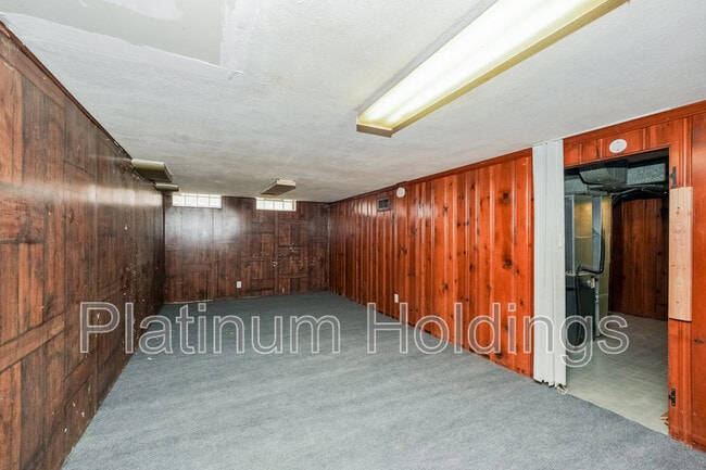 Building Photo - 13790 Cedar Rd