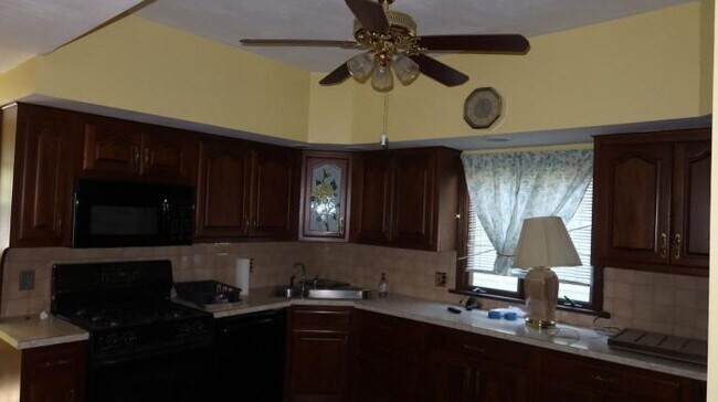 Building Photo - 2 bedroom in Malden MA 02148