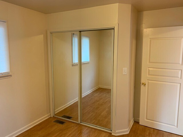 Building Photo - $910.00 - 2 Beds | 1 Bath House in Burton with a basement & deck