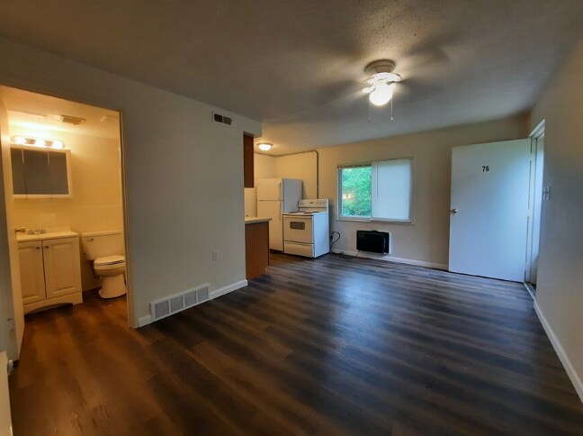 Building Photo - 5808 Stieren Dr