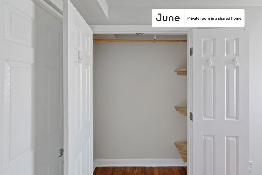 Building Photo - Room in Shared 2 bed/1 bath home