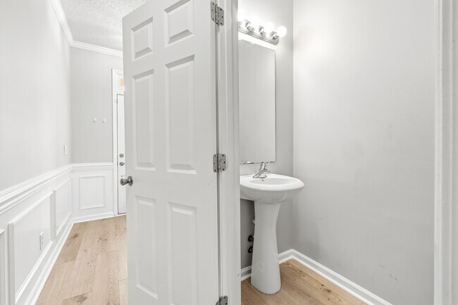 Building Photo - 777 King George Blvd